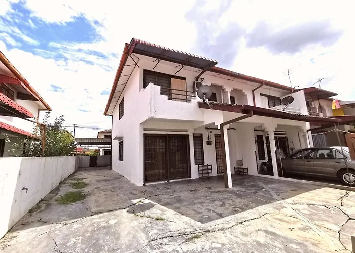 Cheerful 4-Bedrooms Residents Home